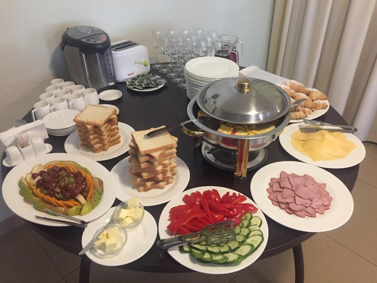Viktoria Park Hotel Буча Экстерьер фото