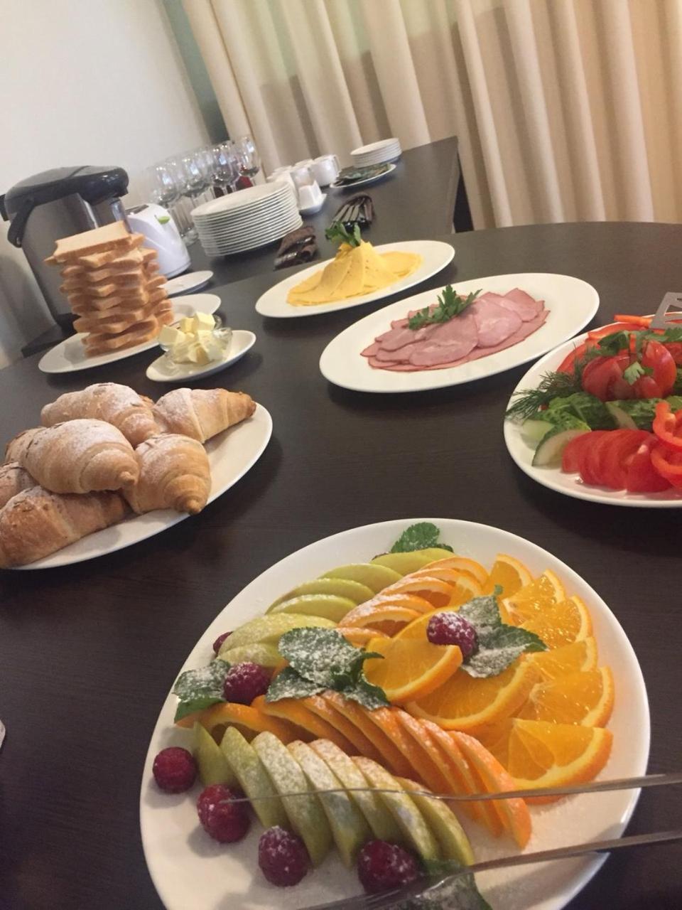 Viktoria Park Hotel Буча Экстерьер фото
