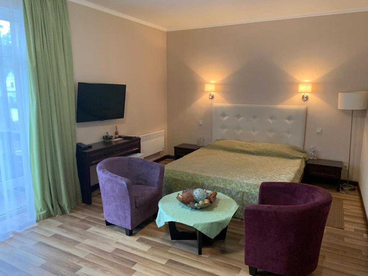Viktoria Park Hotel Буча Экстерьер фото