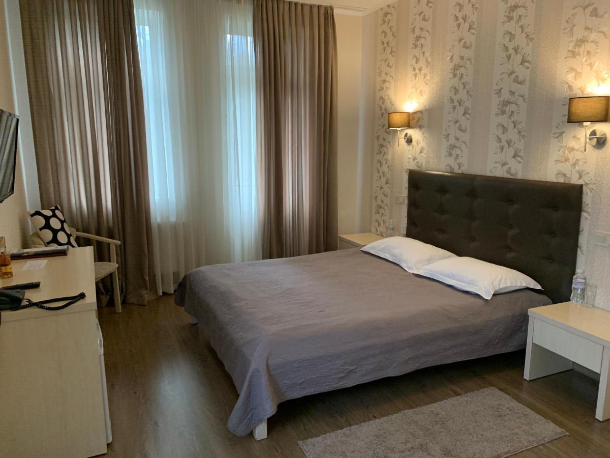 Viktoria Park Hotel Буча Экстерьер фото