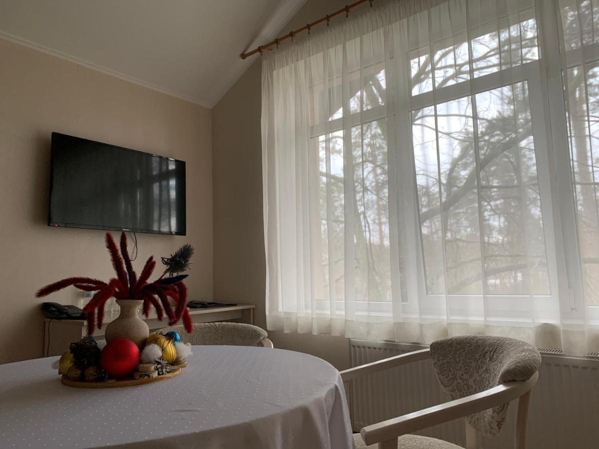 Viktoria Park Hotel Буча Экстерьер фото